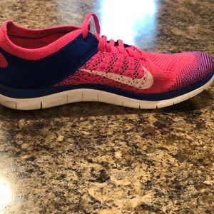 Nike Shoes - Nike running shoe Nike Shoes - Nike running shoe